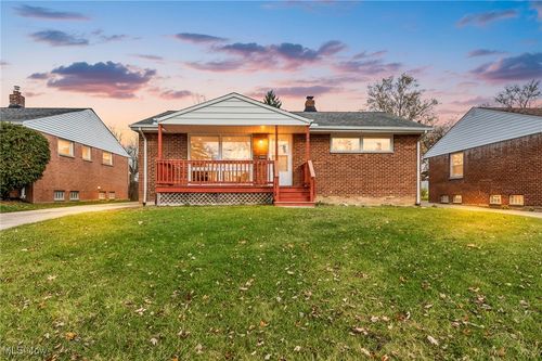 15709 Steinway Blvd, Maple Heights, OH, 44137-4630 | Card Image