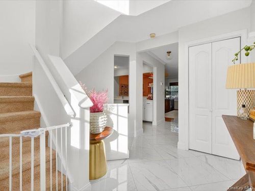 510 Somerset Ct, Fishkill, NY, 12524-3303 | Card Image