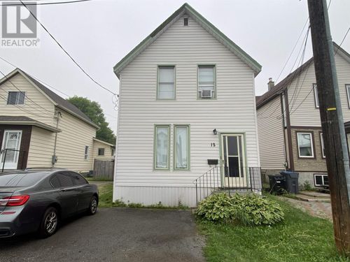 12 Machar Ave, Thunder Bay, ON, P7B2Y3 | Card Image