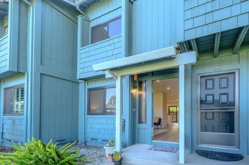 217 College View Dr, Rohnert Park, CA, 94928-3759 | Card Image