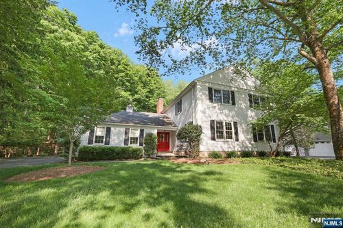 7 Pontiac Dr, Wayne, NJ, 07470-5014 | Card Image