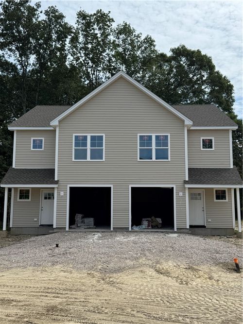10 College Hill, Warwick, RI, 02886 | Card Image