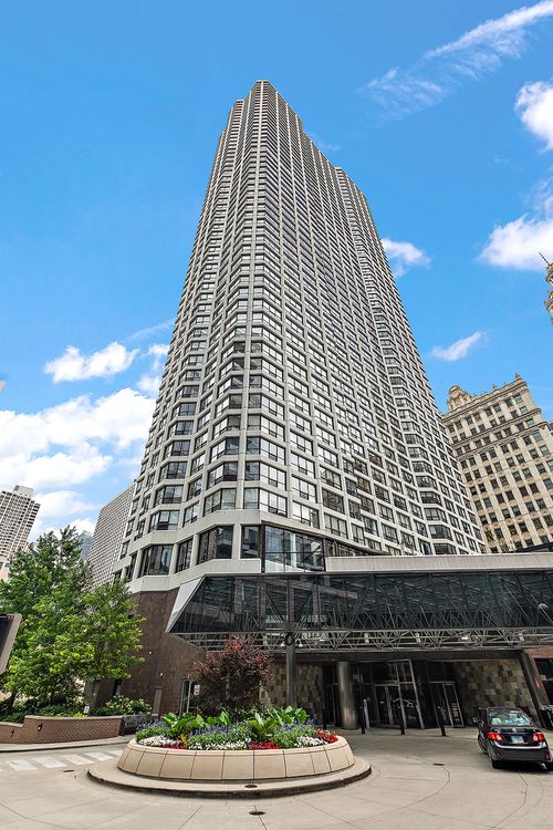 unit-2814-405 Wabash Ave, Chicago, IL, 60611-5672 | Card Image