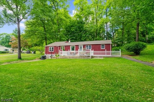 4 Orchard St E, Califon, NJ, 07830-4135 | Card Image