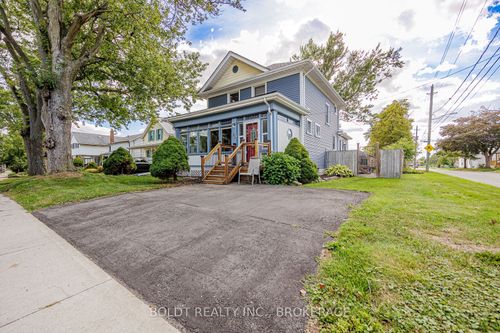 61 Welland St S, Thorold, ON, L2V2B7 | Card Image