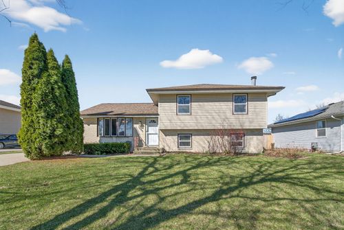 3005 Art Schultz Dr, Plainfield, IL, 60586-8615 | Card Image