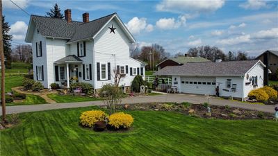 397 Evans City Rd, House other with 3 bedrooms, 2 bathrooms and 2 parking in Twp Of But Nw PA | Image 2