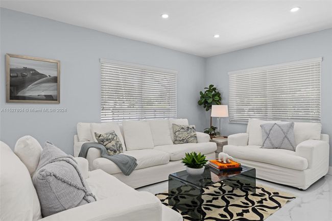 26 Ne 88 Th St, House other with 4 bedrooms, 3 bathrooms and null parking in El Portal FL | Image 6