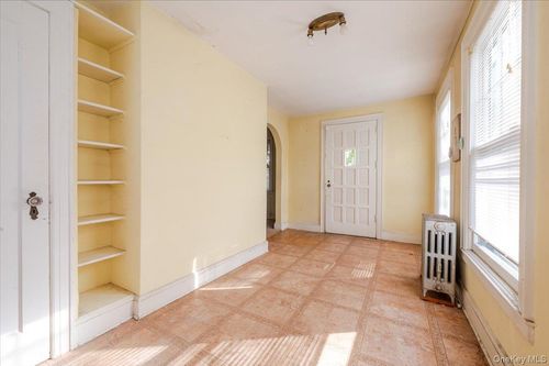 4627 Jayson Ave, Great Neck, NY, 11020-1256 | Card Image