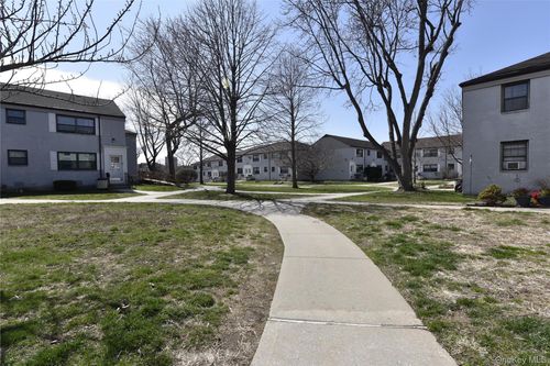 b-67-77 136th St, Flushing, NY, 11367-1623 | Card Image