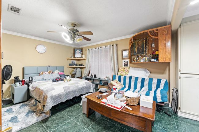 707 Doncrest St, House other with 7 bedrooms, 5 bathrooms and 4 parking in Channelview TX | Image 17
