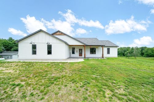 11571 Riethmiller Rd, Grass Lake, MI, 49240-9519 | Card Image