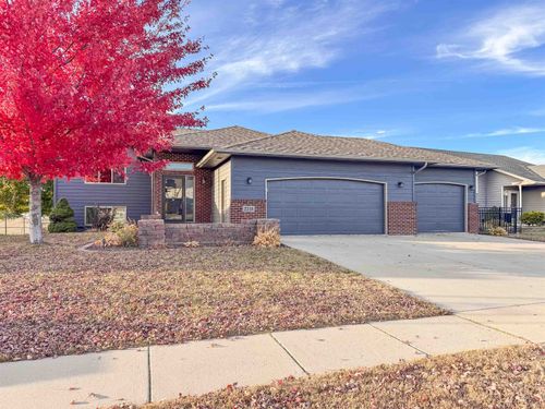 2713 N Vincent Ave, Sioux Falls, SD, 57107-1805 | Card Image