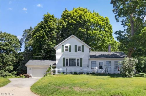 1031 Park Ave, Amherst, OH, 44001-2436 | Card Image