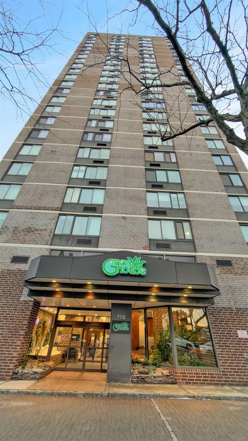 22h-770 Anderson Ave, Cliffside Park, NJ, 07010 | Card Image
