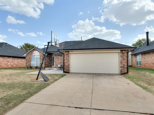 11712 Sw 7th St, Yukon, OK, 73099-6720 | Card Image