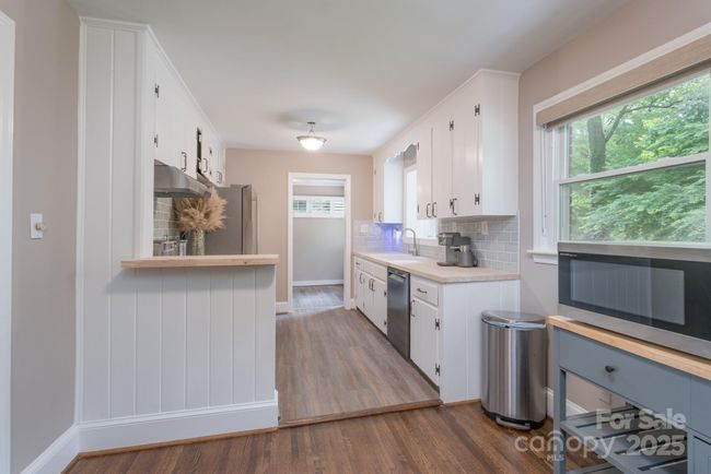 Dining Area to Kitchen | Image 8