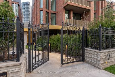 104 - 7 Dale Ave, Condo with 2 bedrooms, 3 bathrooms and 1 parking in Toronto ON | Image 3