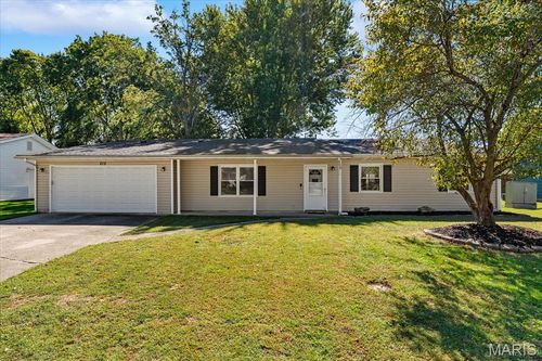 210 Meadow Dr, Troy, IL, 62294-1011 | Card Image