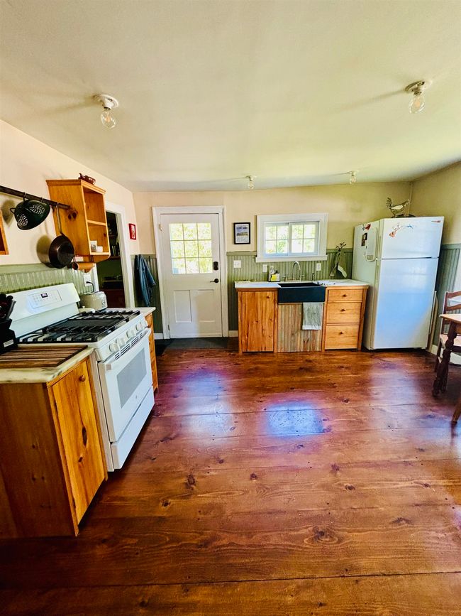 5 Cross Rd, House other with 3 bedrooms, 2 bathrooms and null parking in West Rutland VT | Image 9