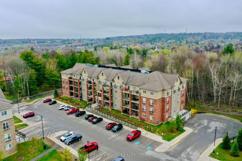 104-43 Ferndale Dr S, Barrie, ON, L4N5W6 | Card Image