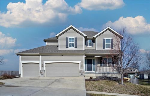 1001 Se Forest Ridge Ct, Blue Springs, MO, 64014-5234 | Card Image
