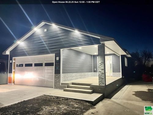 1414 B St, South Sioux City, NE, 68776-2442 | Card Image