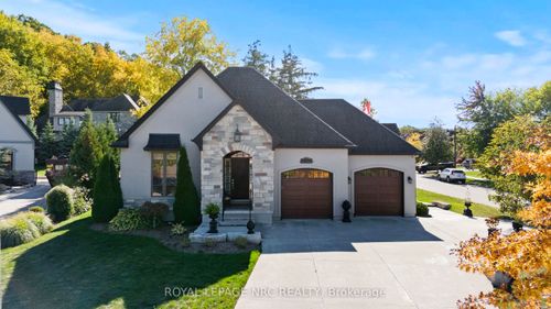 12 David Lowrey Crt, Saint Davids, ON, L0S1J1 | Card Image