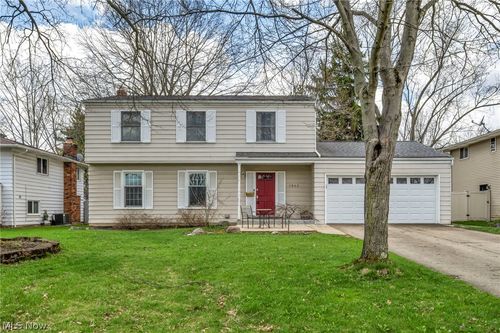 5862 Gareau Dr, North Olmsted, OH, 44070-4125 | Card Image