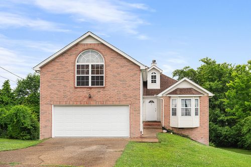 2106 Debbie Ln, LA VERGNE, TN, 37086-4911 | Card Image