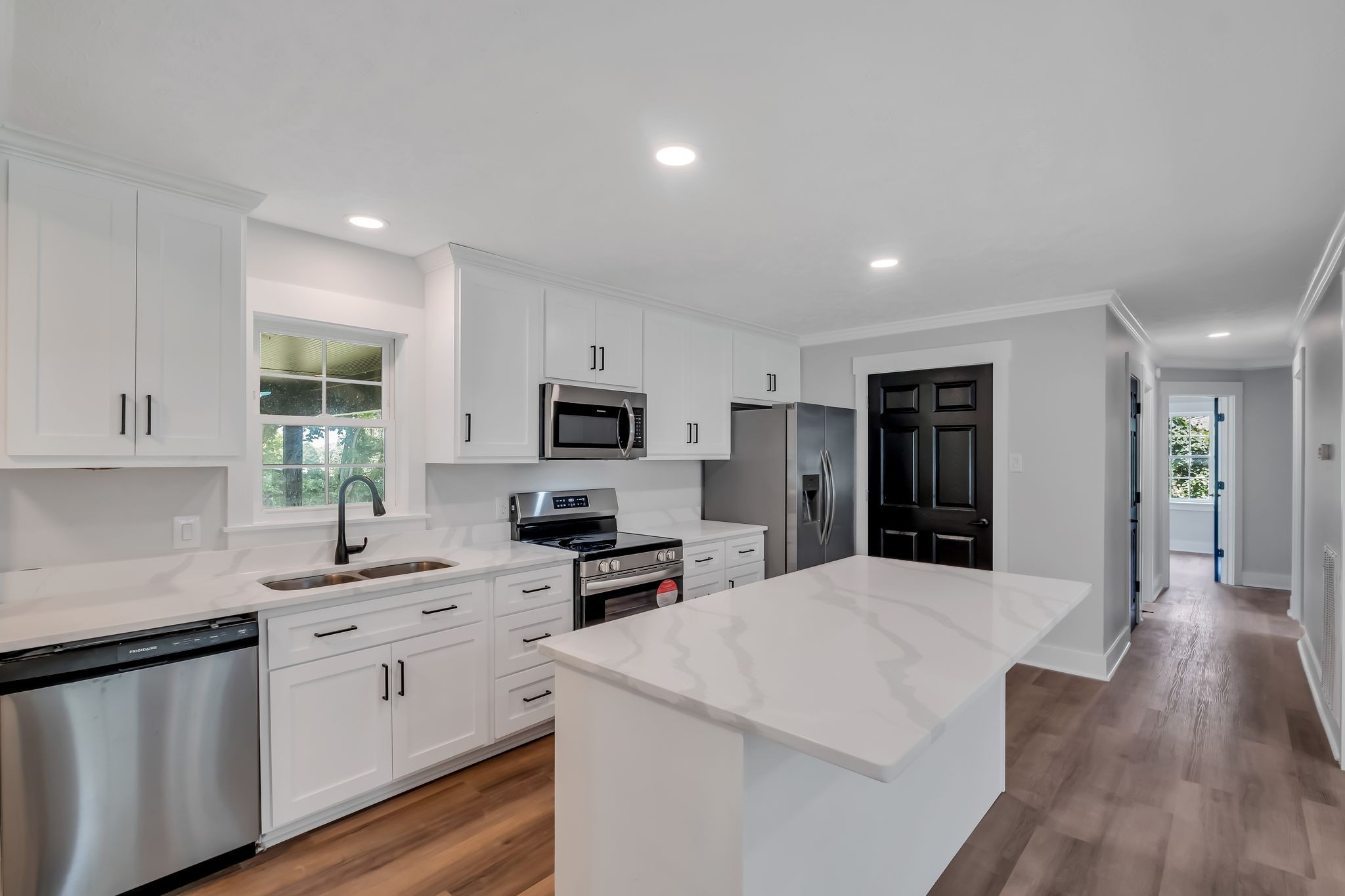 Napier Dr, Columbia, TN 38401