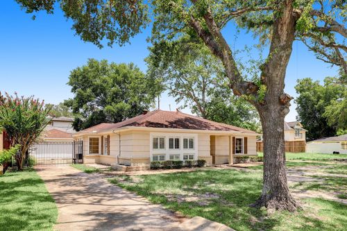 5642 Wickersham Ln, Houston, TX, 77056-4031 | Card Image