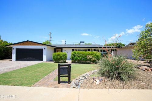 1028 E Manzanita Dr, Phoenix, AZ, 85020-3742 | Card Image