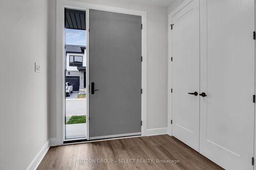 203-175 Doan Dr, Komoka, ON, N0L1R0 | Card Image