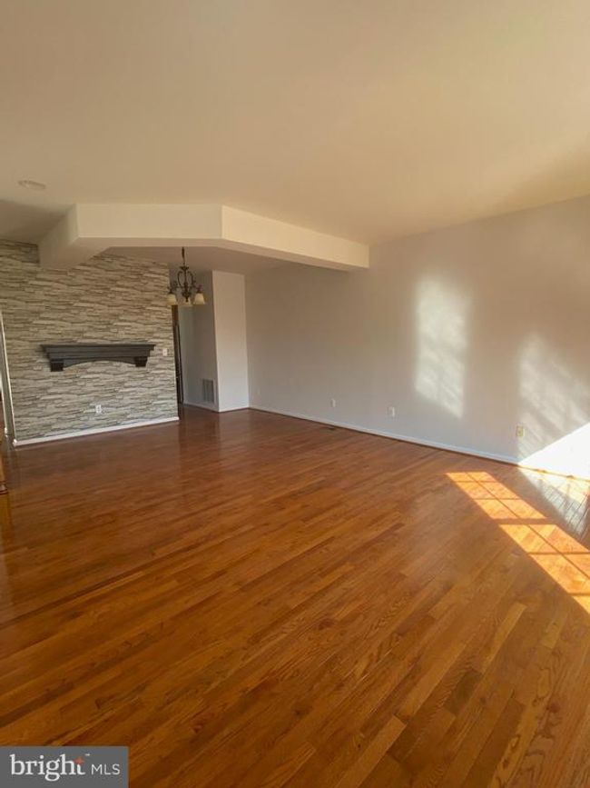 12022 Kemps Landing Cir, Townhouse with 4 bedrooms, 4 bathrooms and null parking in MANASSAS VA | Image 4