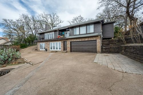 1801 Old Oak Drive, Arlington, TX, 76012 | Card Image