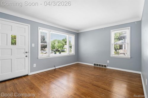 2714 Rochester Rd, Royal Oak, MI, 48073-3639 | Card Image