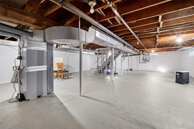Basement with heating unit | Image 34