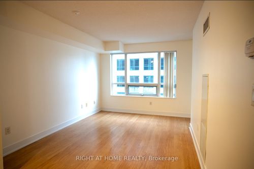 713-20 Blue Jays Way N/A, Toronto, ON, M5V3T3 | Card Image