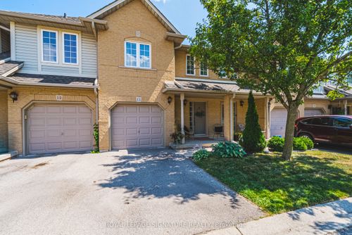 11-819 Upper Paradise Rd, Hamilton, ON, L9C5R1 | Card Image
