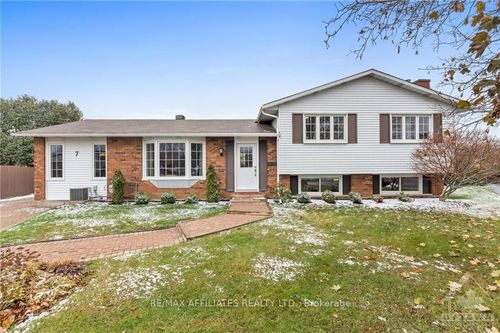 7 Cade Crt, Munster, ON, K0A3P0 | Card Image