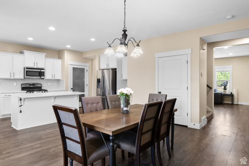 5194 W Hedgerose Dr, Herriman, UT, 84096-3958 | Card Image