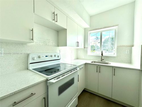 234-234 Nw 84th St, Miami, FL, 33150-2625 | Card Image