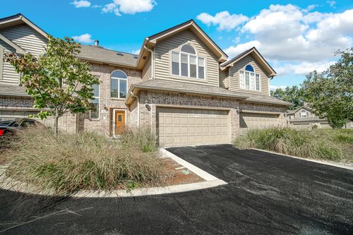 424 Ashbury Dr, Hinsdale, IL, 60521-4991 | Card Image