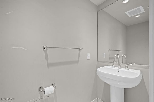 UNIT-3005 - 222 Karen Ave, Home with 1 bedrooms, 2 bathrooms and 1 parking in Las Vegas NV | Image 17