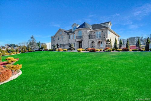 120 Majestic Dr, Dix Hills, NY, 11746-4934 | Card Image