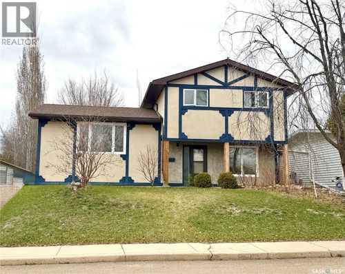9021 Walker Dr, North Battleford, SK, S9A2W9 | Card Image
