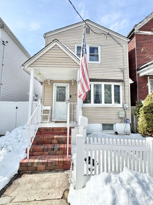 583 W Side Ave, Perth Amboy, NJ, 08861-3359 | Card Image