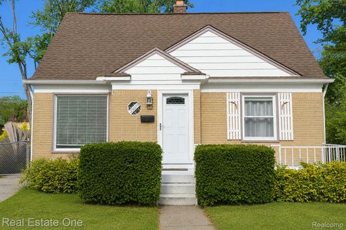 23079 Violet St, Farmington, MI, 48336-3380 | Card Image