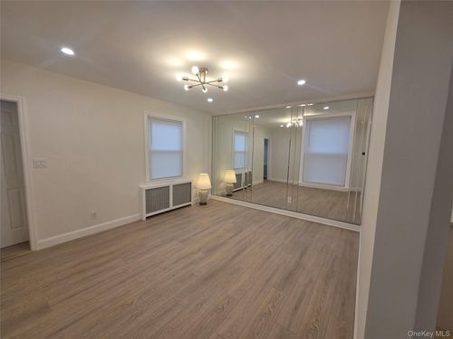 9 Court St, Elmont, NY, 11003-1109 | Card Image